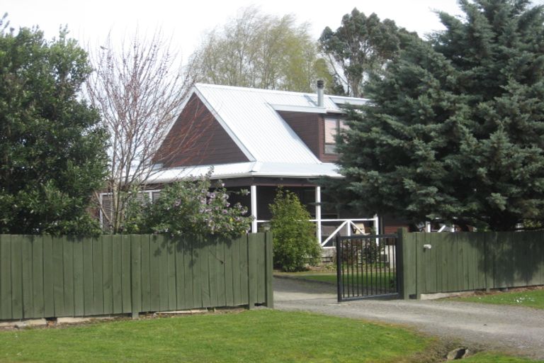 Photo of property in 9-11 Tawa Street, Tokomaru, Palmerston North, 4474