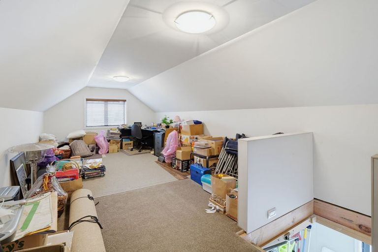 Photo of property in 71 Ruapehu Drive, Fitzherbert, Palmerston North, 4410
