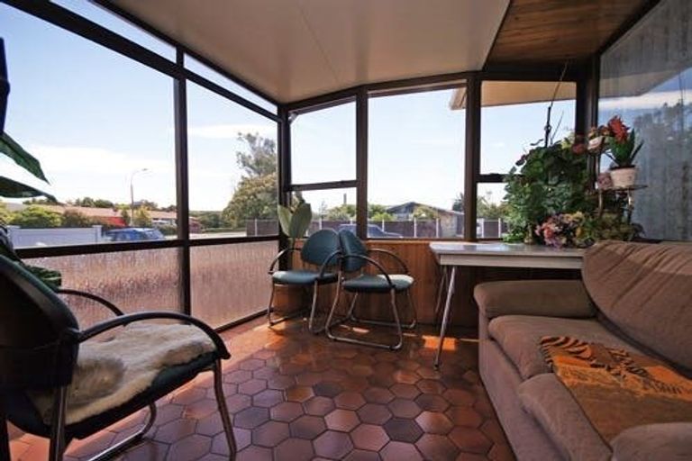 Photo of property in 61 Denise Crescent, Hornby, Christchurch, 8042