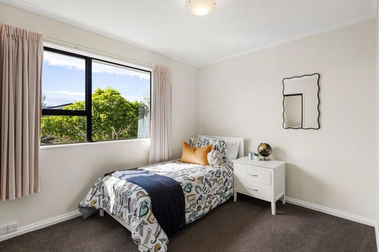 Photo of property in 19 Paddington Grove, Karori, Wellington, 6012