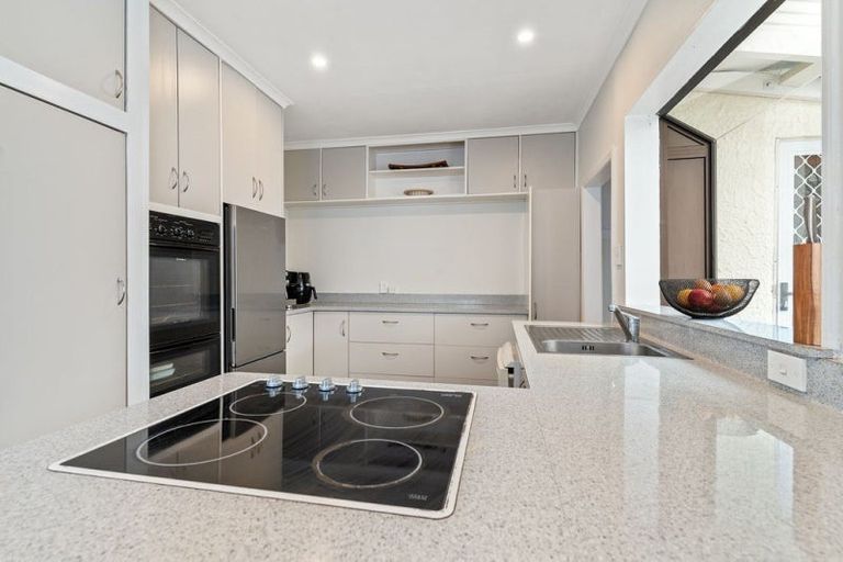 Photo of property in 4 Mckenzie Terrace, Carterton, 5713