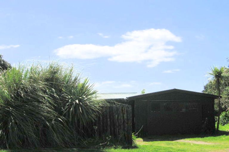Photo of property in 37 Motiti Road, Papamoa Beach, Papamoa, 3118