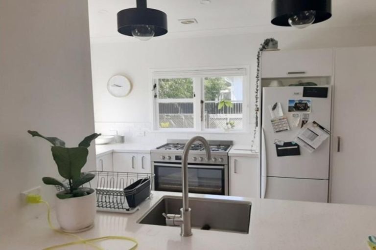 Photo of property in 211 Coronation Avenue, Welbourn, New Plymouth, 4310