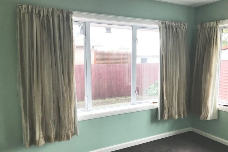 Photo of property in 40 Liverton Crescent, Bishopdale, Christchurch, 8053