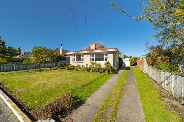 Photo of property in 25 Cranbrook Avenue, Burnside, Christchurch, 8053