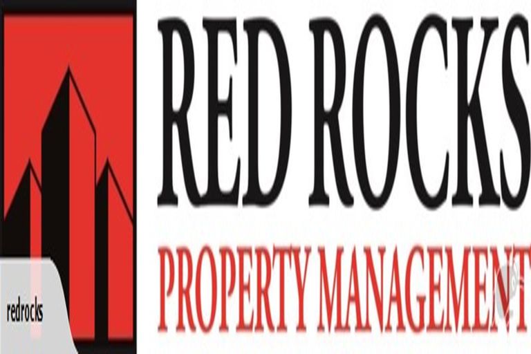 Photo of property in 42 Fortification Road, Karaka Bays, Wellington, 6022