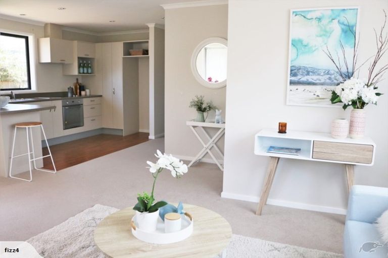 Photo of property in 2 Hay Street, Ebdentown, Upper Hutt, 5018