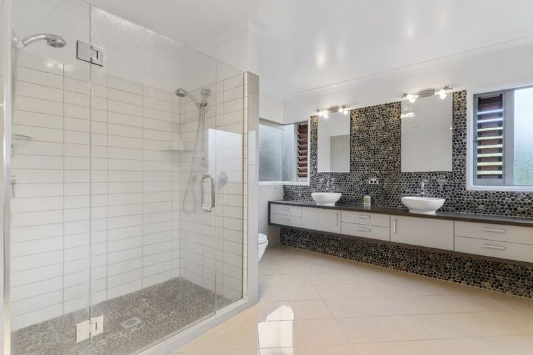 Photo of property in 73 Waldorf Crescent, Orewa, 0931