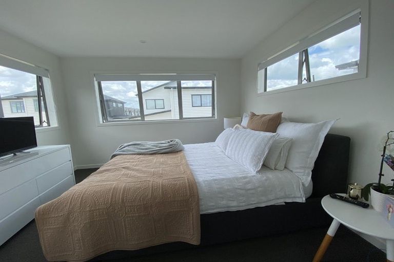 Photo of property in 33 Myland Drive, Hobsonville, Auckland, 0616