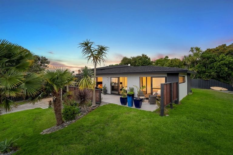 Photo of property in 25 Maritime Terrace, Birkenhead, Auckland, 0626