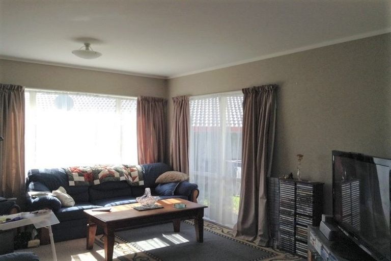 Photo of property in 13 Shenton Place, Burswood, Auckland, 2013