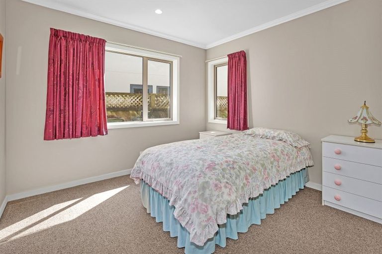 Photo of property in 3a Cromarty Place, Papakowhai, Porirua, 5024