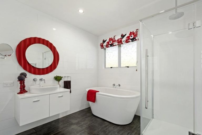 Photo of property in 43 Darraghs Road, Brookfield, Tauranga, 3110