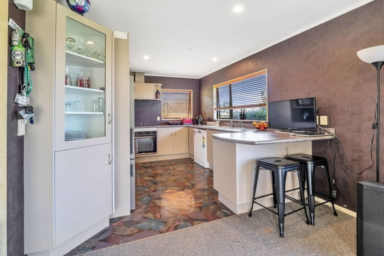 Photo of property in 75 Parnell Heights, Kelvin Grove, Palmerston North, 4414