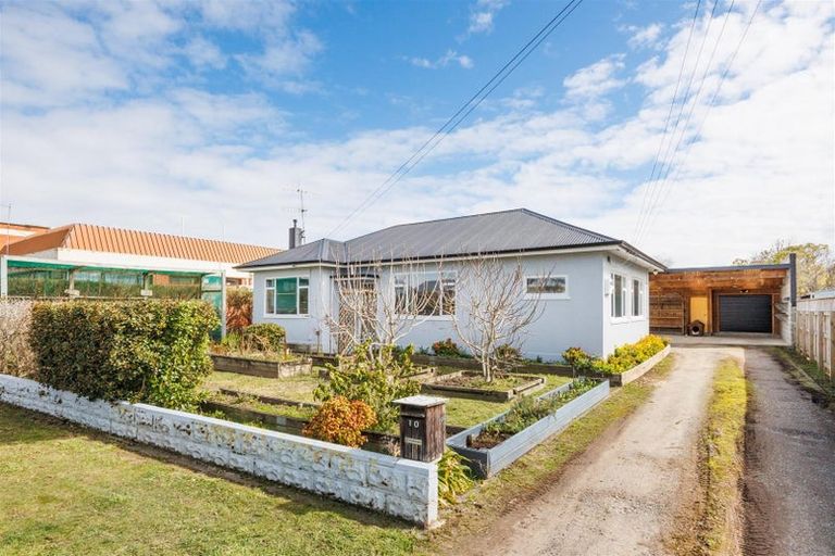 Photo of property in 10 William Street, Marton, 4710