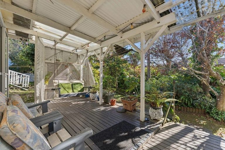 Photo of property in 13 Ward Crescent, Te Atatu Peninsula, Auckland, 0610