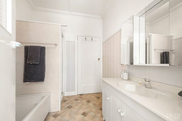 Photo of property in 7 Totara Crescent, Woburn, Lower Hutt, 5010