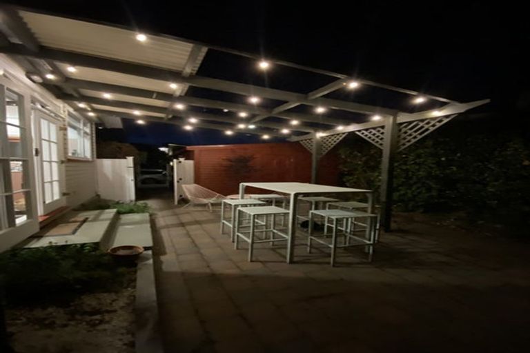 Photo of property in 12 Packe Street, Edgeware, Christchurch, 8013