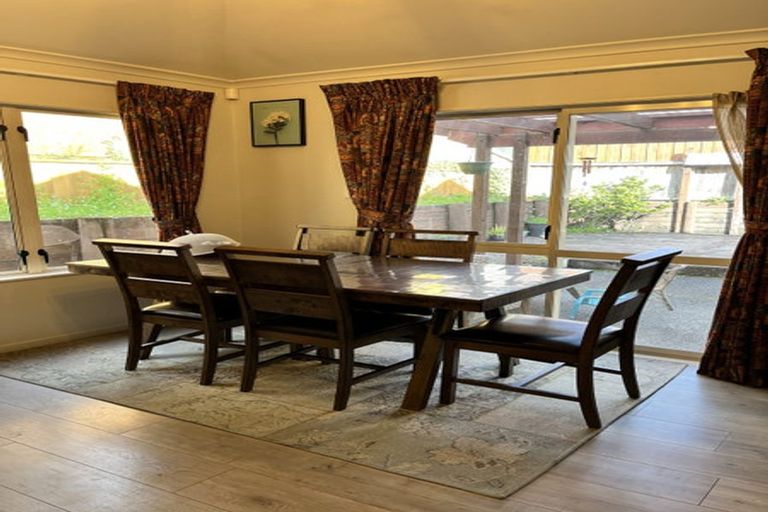 Photo of property in 9 Bickleigh Grove, New Lynn, Auckland, 0600