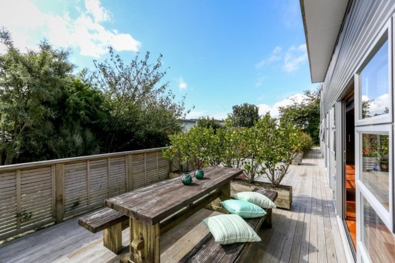 Photo of property in 130b Wairau Road, Oakura, 4314