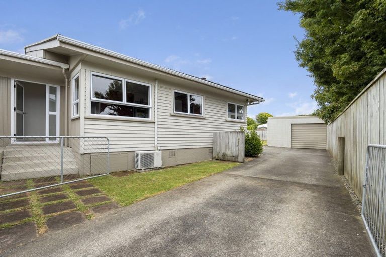 Photo of property in 254 Huatoki Street, Upper Vogeltown, New Plymouth, 4310