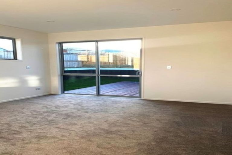 Photo of property in 3 Charles Henry Way, Papakura, 2110