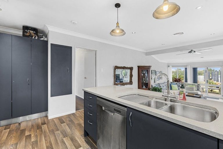 Photo of property in 3 Jensen Place, Frankleigh Park, New Plymouth, 4310