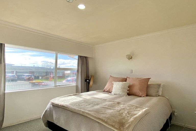 Photo of property in 4 Tupaea Place, Otumoetai, Tauranga, 3110