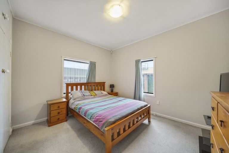 Photo of property in 13 Birdwood Avenue, Papatoetoe, Auckland, 2025