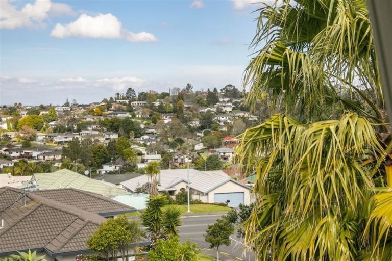 Photo of property in 5 Tellin Close, Massey, Auckland, 0614