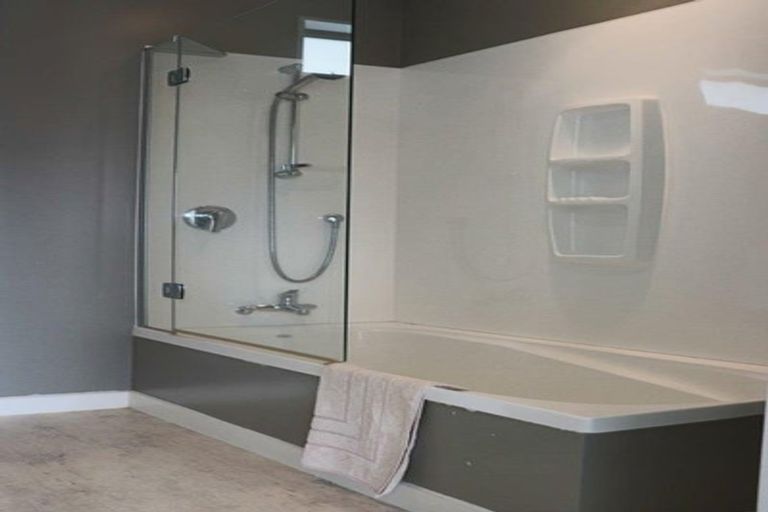 Photo of property in 142 Homebush Road, Khandallah, Wellington, 6035