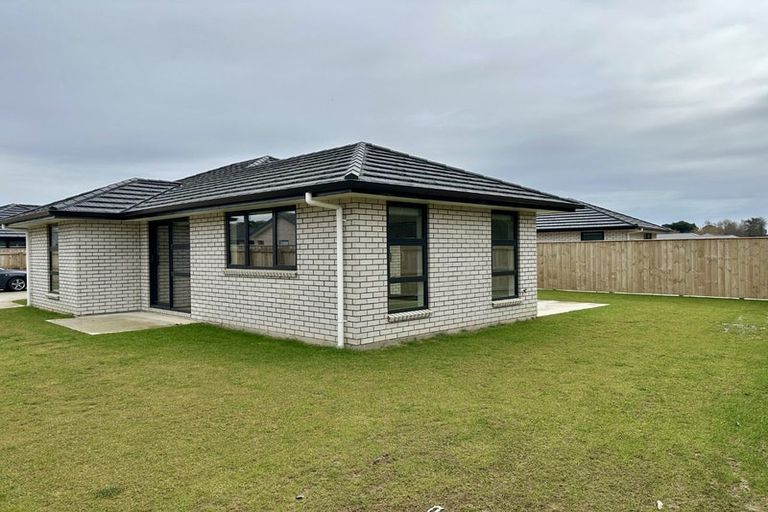 Photo of property in 24 Pahiki Crescent, Levin, 5510