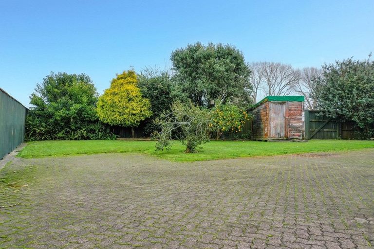 Photo of property in 18 Tawhara Place, Edgecumbe, 3120