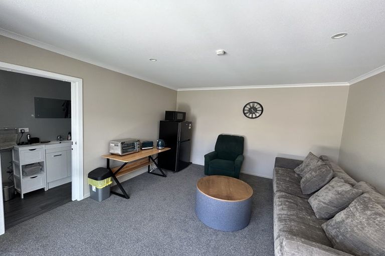 Photo of property in 30 Paradise Place, Milson, Palmerston North, 4414