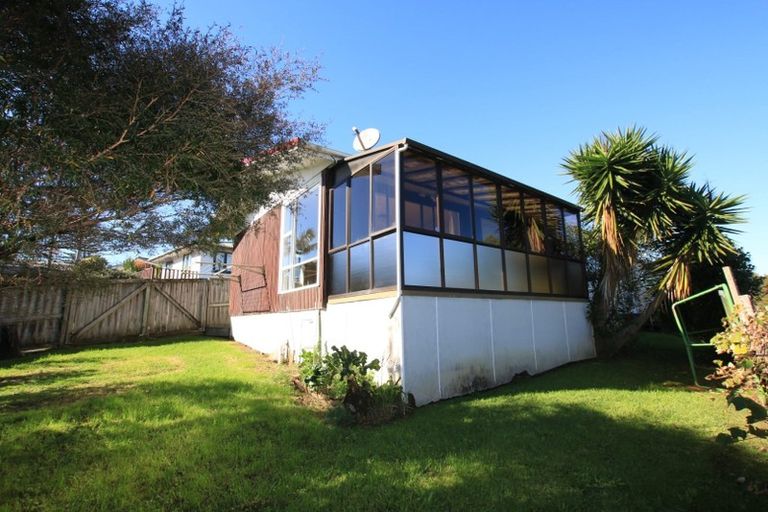 Photo of property in 37 Neal Avenue, Glenfield, Auckland, 0629