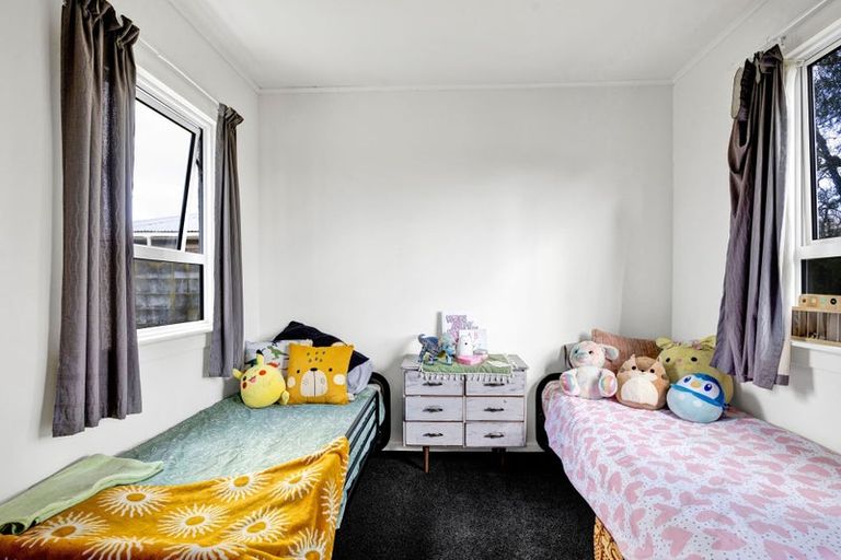 Photo of property in 11 Caplen Street, Hawera, 4610