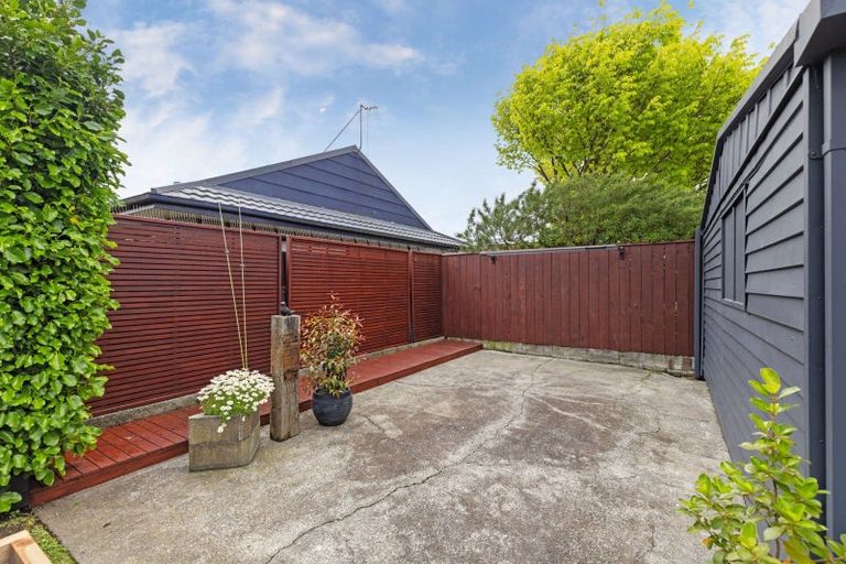 Photo of property in 19 Battersea Place, Roslyn, Palmerston North, 4414