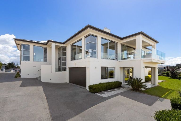 Photo of property in 24 Manhattan Rise, Orewa, 0931