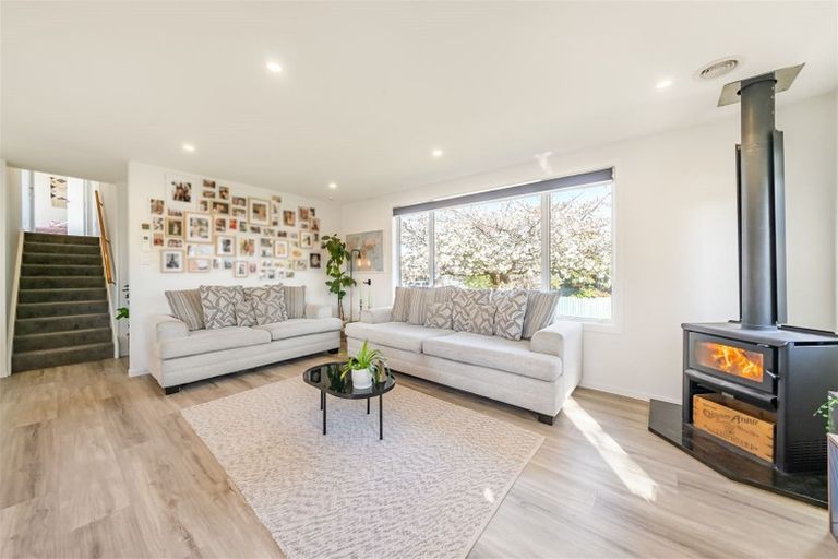 Photo of property in 1 Riverlea Way, Totara Park, Upper Hutt, 5018