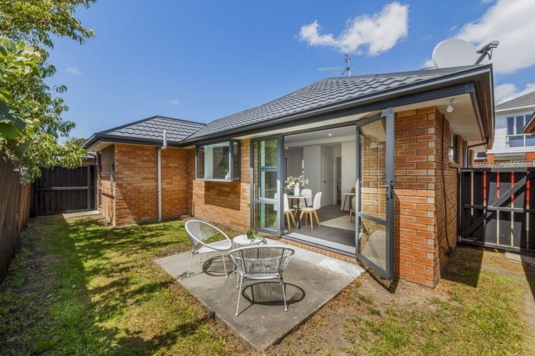 Photo of property in 2/23 Cutts Road, Russley, Christchurch, 8042