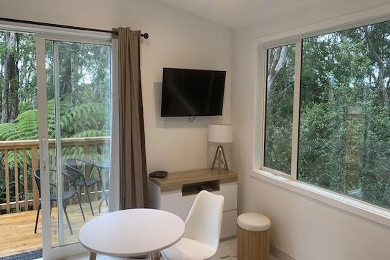 Photo of property in 1/38 Noeleen Street, Glenfield, Auckland, 0629