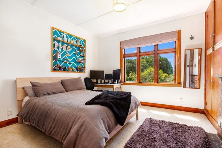 Photo of property in 56 View Road, Houghton Bay, Wellington, 6023