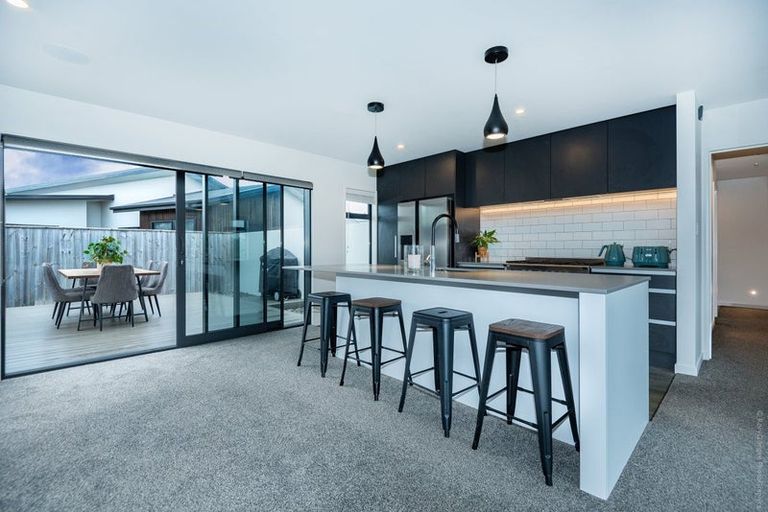 Photo of property in 14 Blue Gum Place, New Brighton, Christchurch, 8083