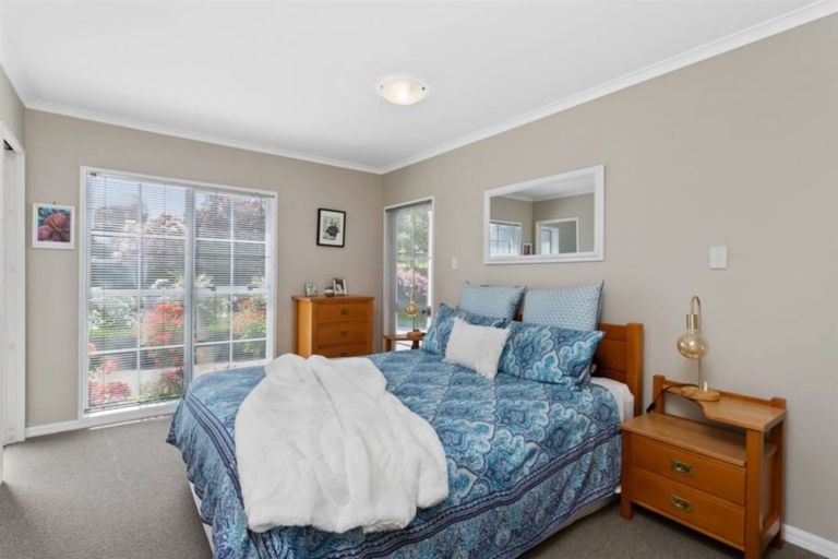 Photo of property in 39 Crofton Road, Harewood, Christchurch, 8051