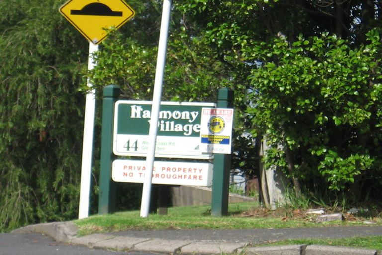 Photo of property in 1/44 West Coast Road, Glen Eden, Auckland, 0602