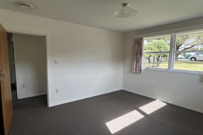 Photo of property in 1/35 Rangitoto Terrace, Milford, Auckland, 0620