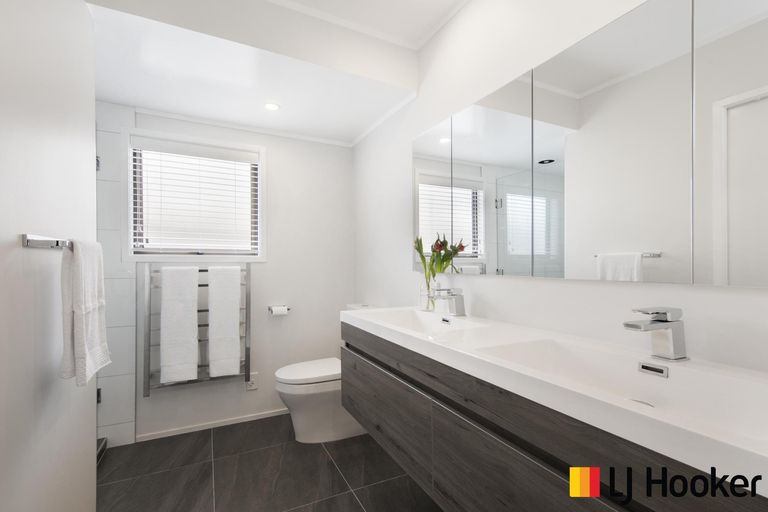 Photo of property in 21 St Annes Crescent, Wattle Downs, Auckland, 2103