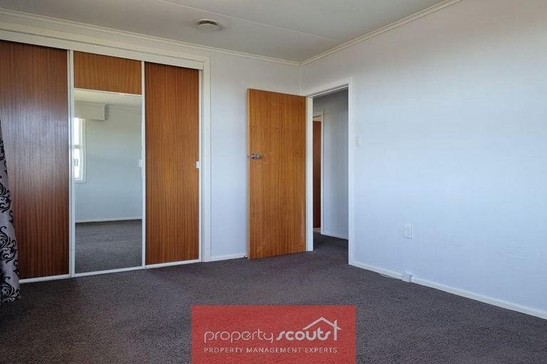 Photo of property in 124 Pioneer Road, Moturoa, New Plymouth, 4310