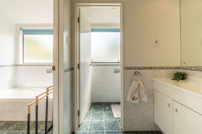 Photo of property in 16a Glenorchy Street, Glen Eden, Auckland, 0602