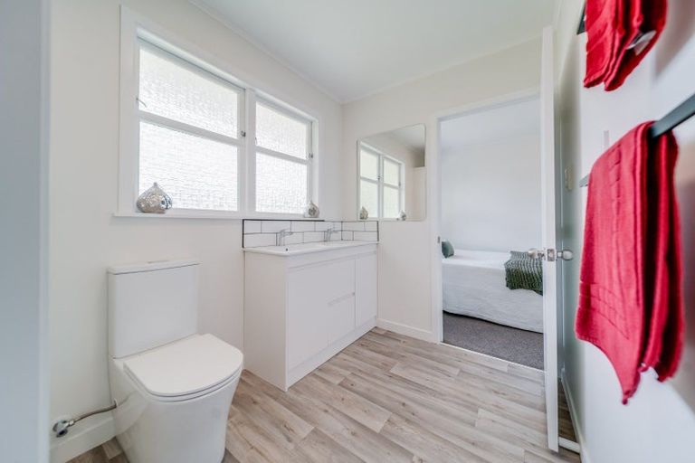 Photo of property in 16 Thornton Place, Melville, Hamilton, 3206